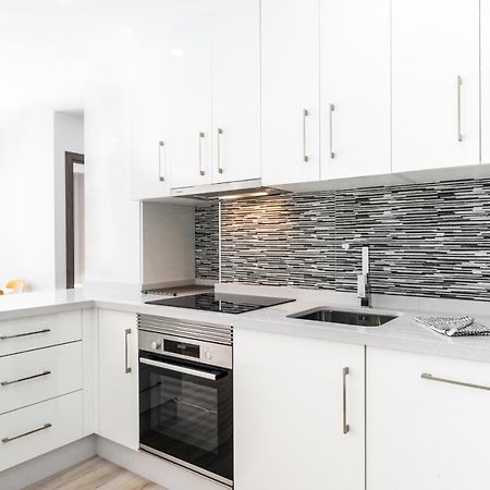 Ljus Appartement Arona  Buitenkant foto
